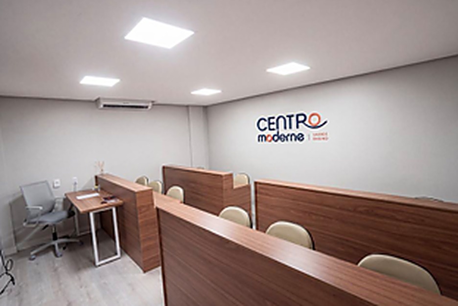 Recepção com baias de atendimento